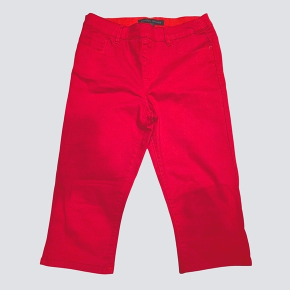 Boston Proper Capri Jeans Jorts Women's Pull on Stretch 5 Pocket Cherry Red 10 - Picture 1 of 9